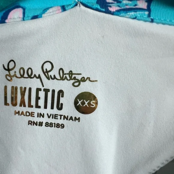 Lilly Pulitzer Luxletic UFP top. - Picture 6 of 6